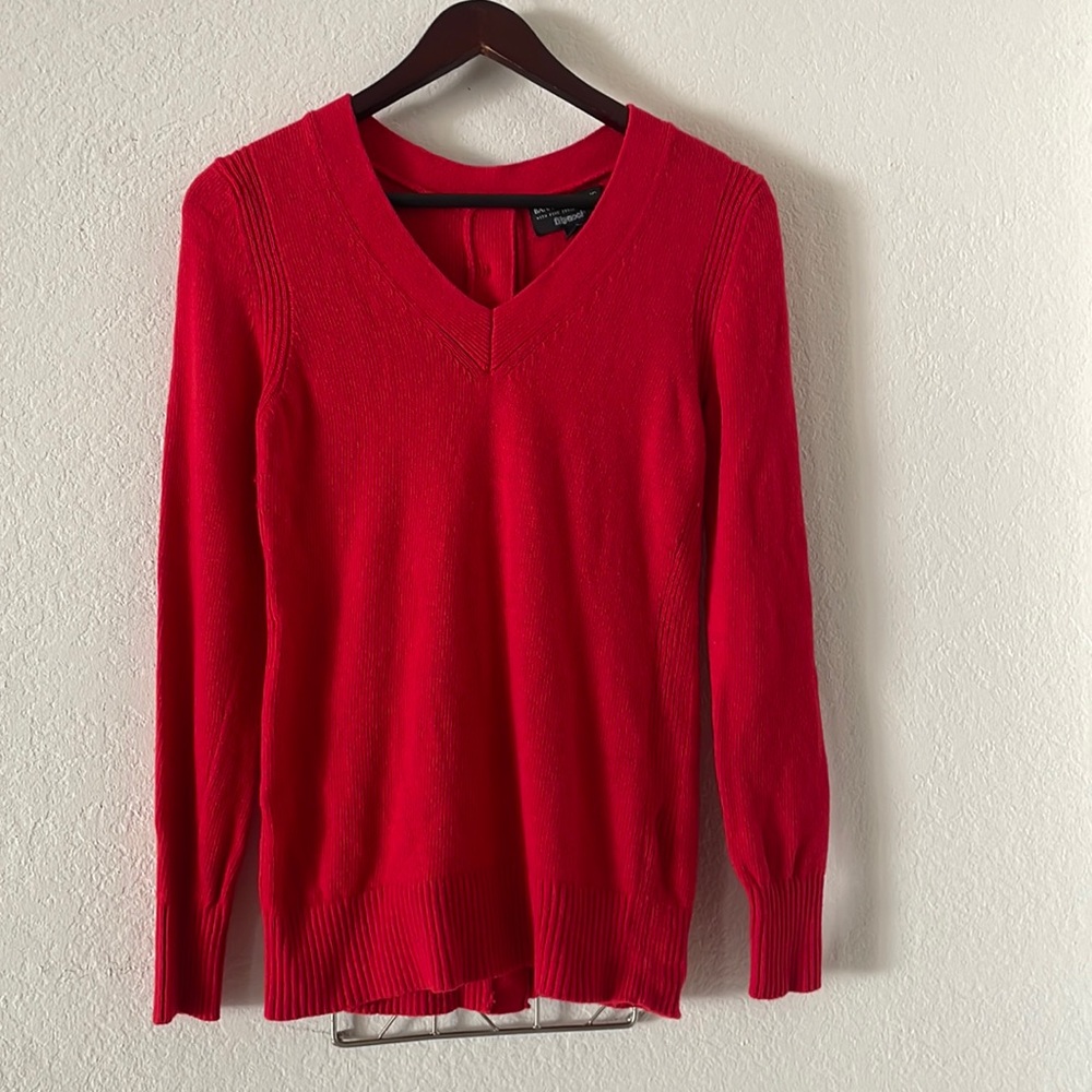 Banana Republic fine merino wool button back sweater